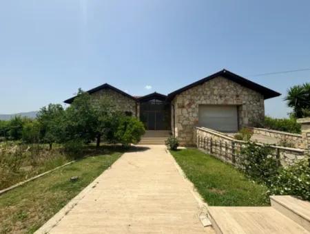 Stunning Bungalow In Rural Setting