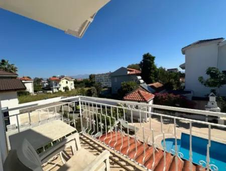 Modern 3 Bed Villa Close To Town