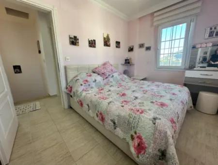 Modern 3 Bed Villa Close To Town